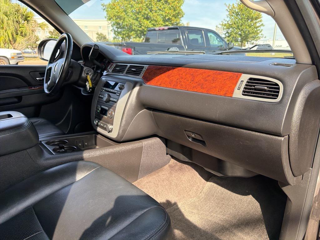 used 2014 GMC Yukon car, priced at $15,990