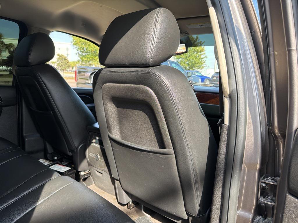 used 2014 GMC Yukon car, priced at $15,990