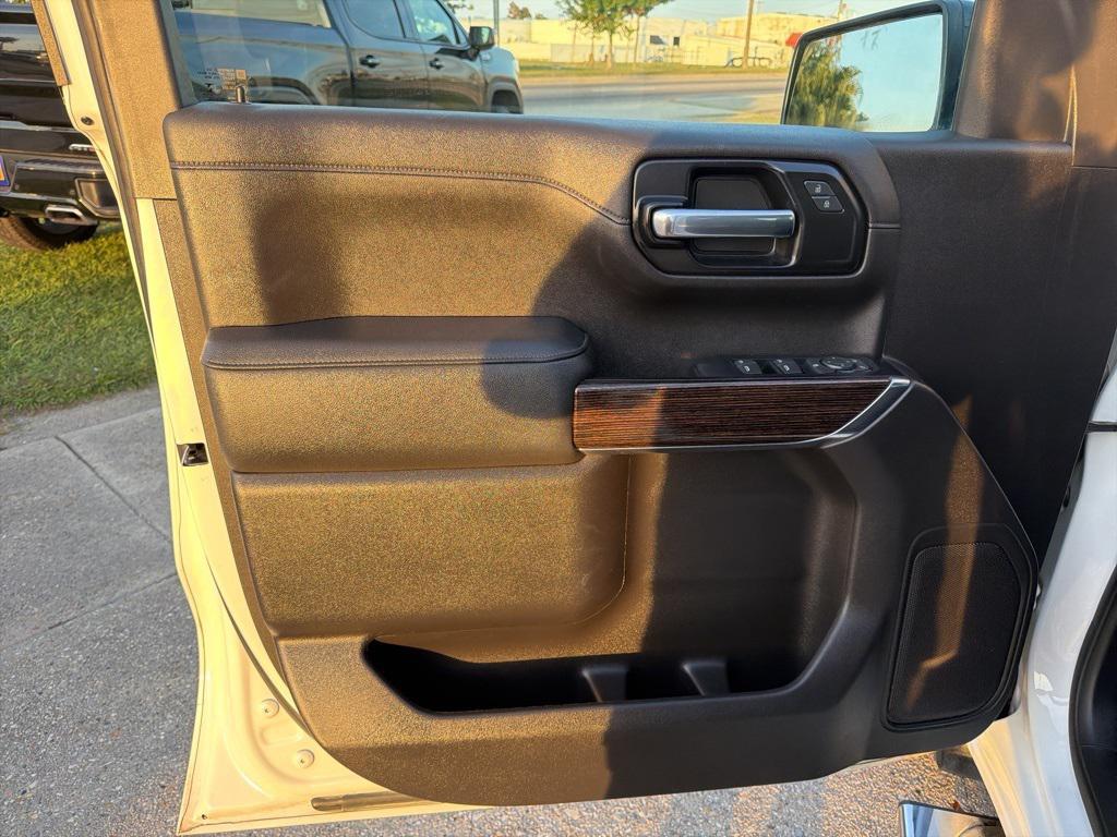 used 2022 GMC Sierra 1500 car, priced at $30,990