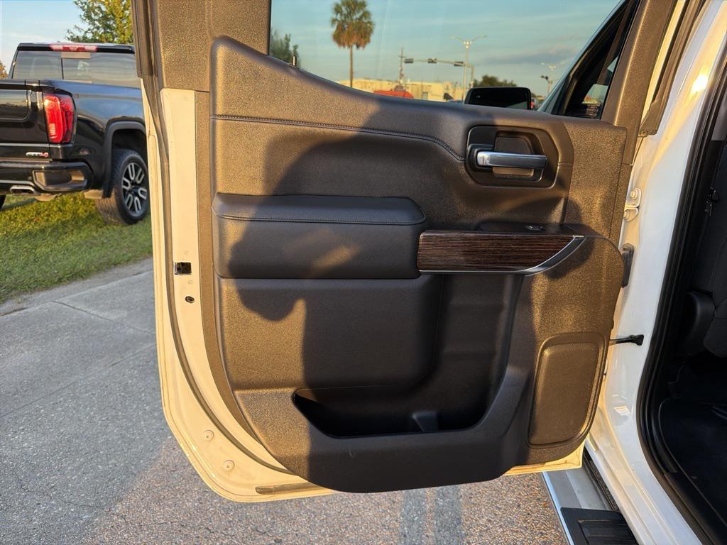 used 2022 GMC Sierra 1500 car, priced at $30,990