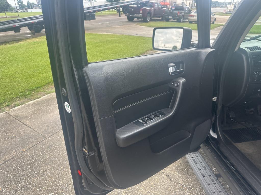 used 2007 Hummer H3 car, priced at $9,900