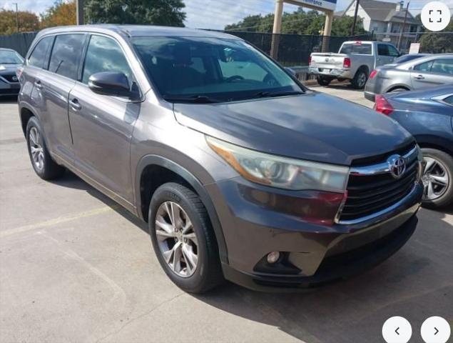 used 2015 Toyota Highlander car, priced at $17,990