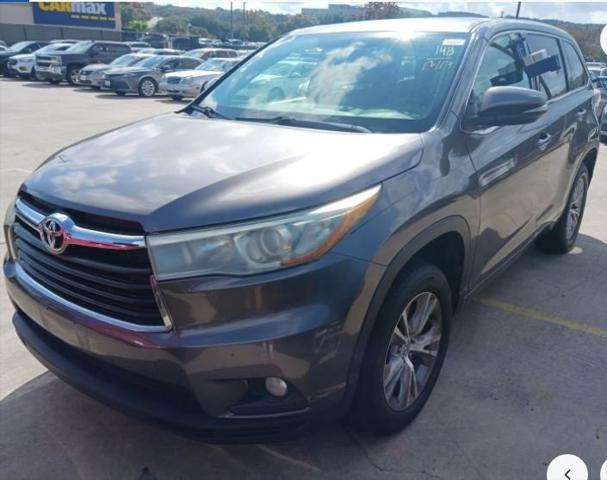 used 2015 Toyota Highlander car, priced at $17,990