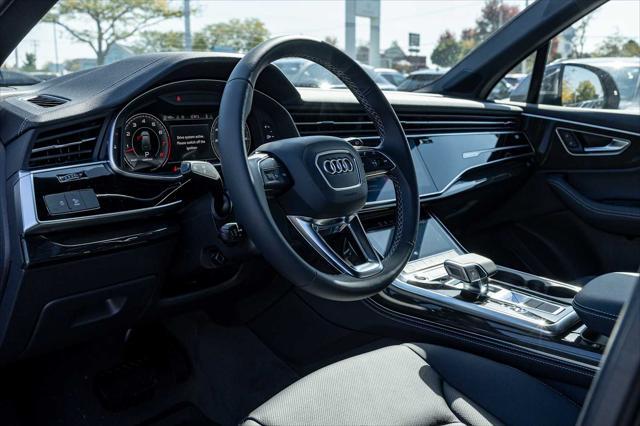 new 2025 Audi Q7 car, priced at $75,925