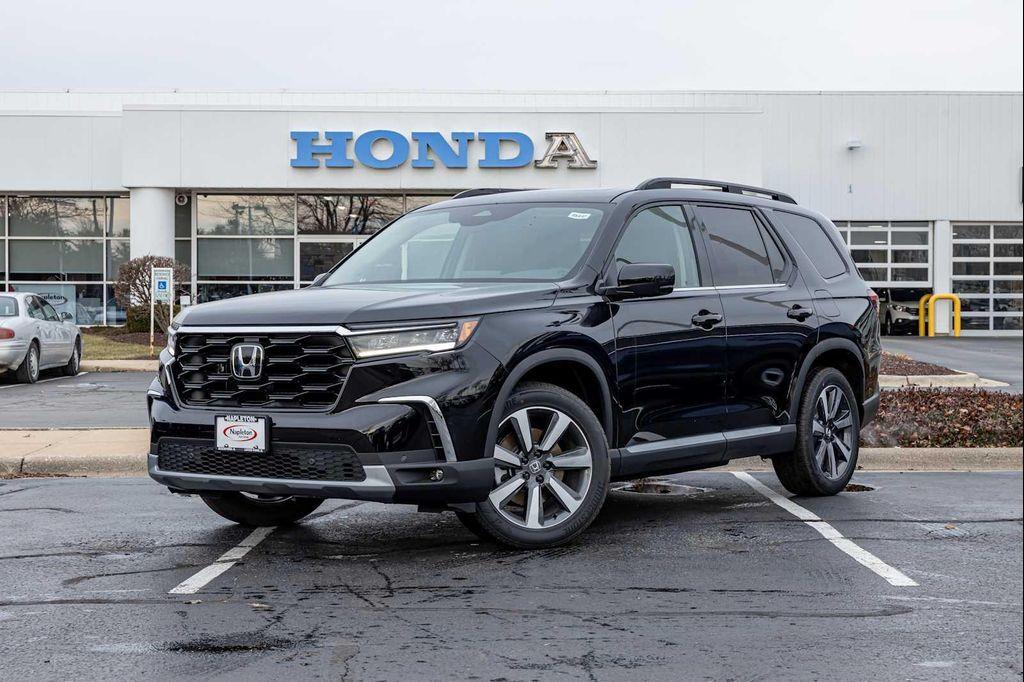 new 2025 Honda Pilot car, priced at $48,595