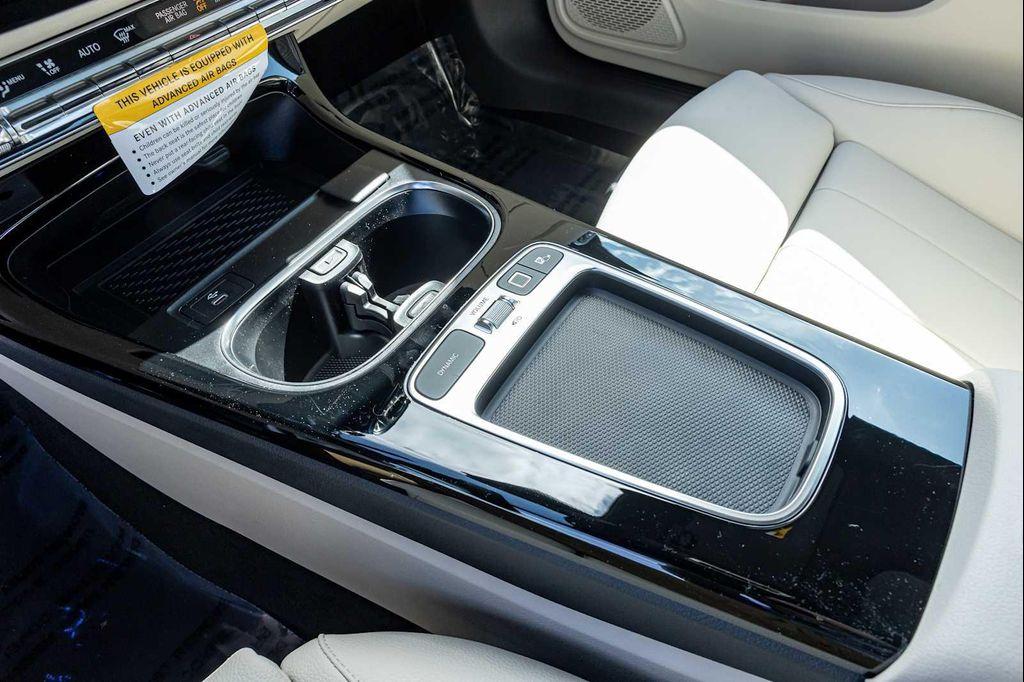 new 2025 Mercedes-Benz CLA 250 car, priced at $45,773
