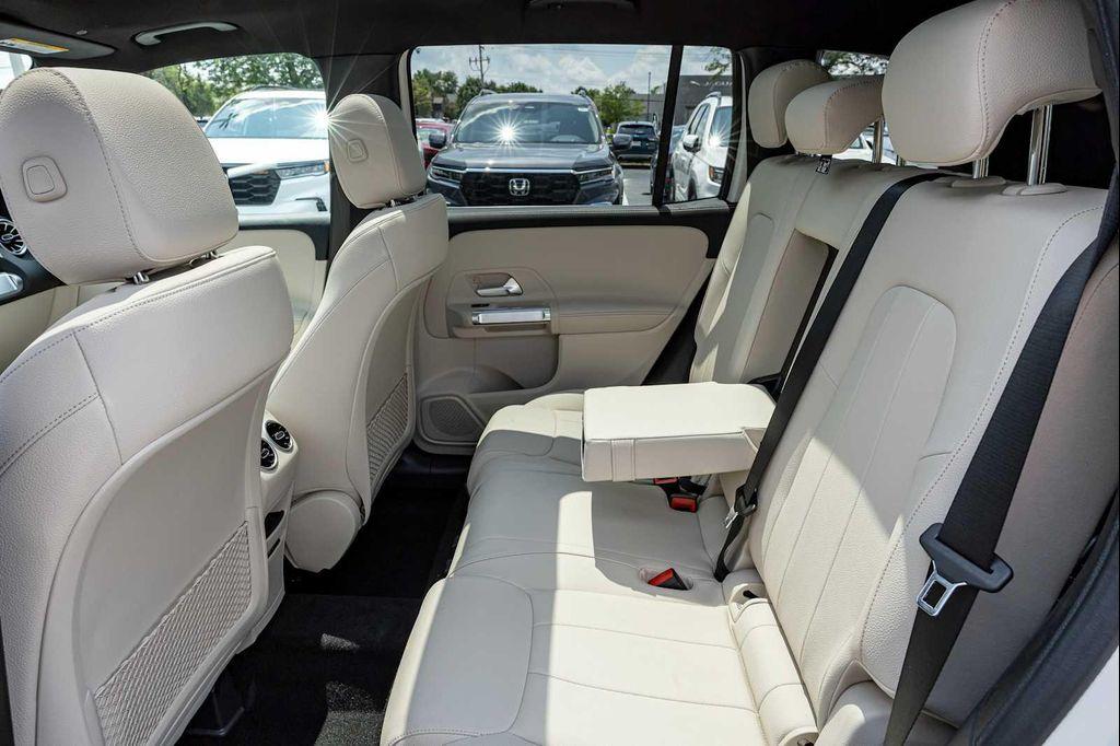 new 2025 Mercedes-Benz GLB 250 car, priced at $48,495