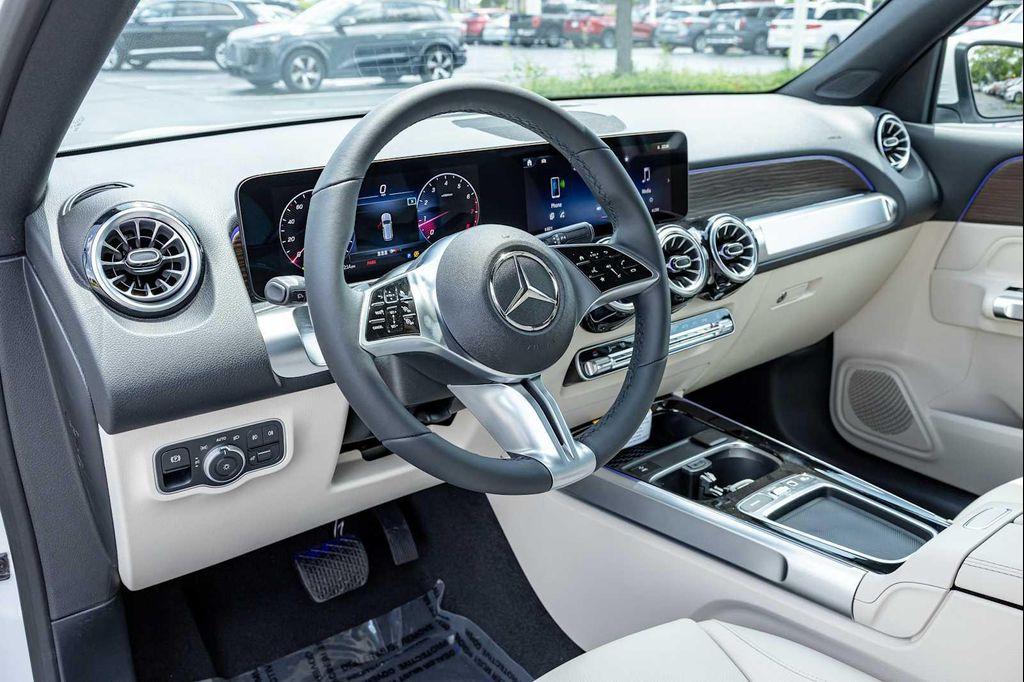 new 2025 Mercedes-Benz GLB 250 car, priced at $48,495