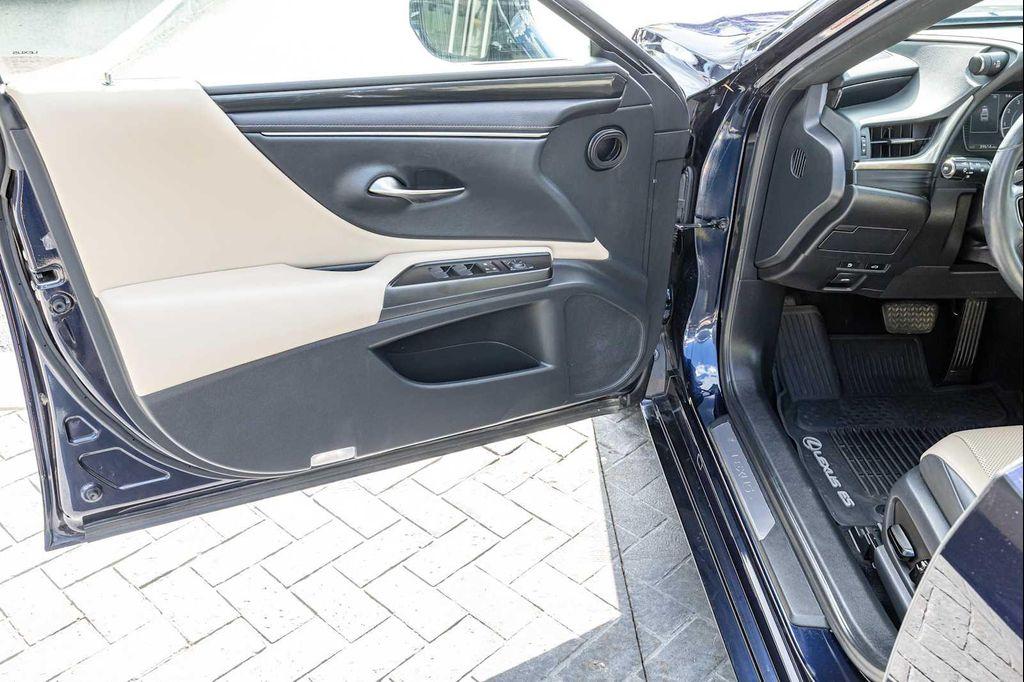 used 2019 Lexus ES 350 car, priced at $27,500
