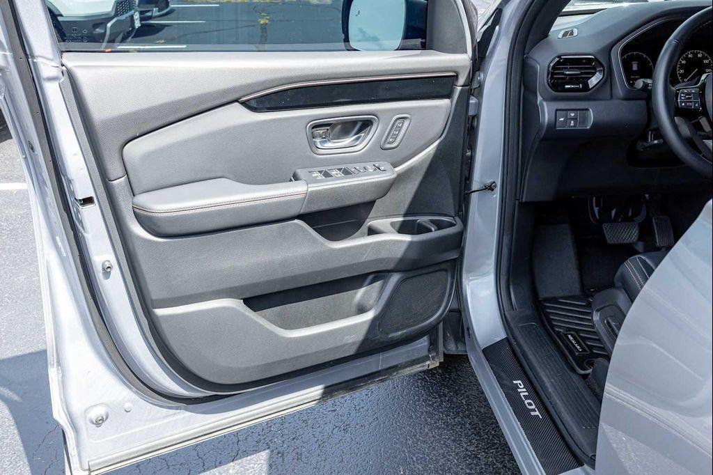 used 2024 Honda Pilot car, priced at $44,500