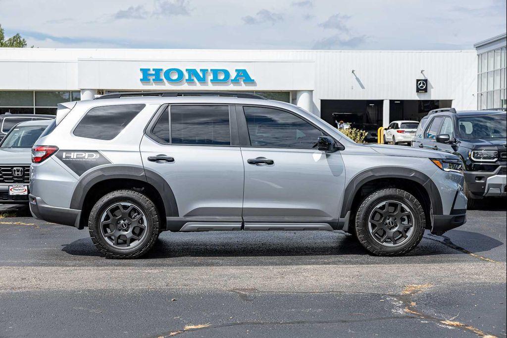 used 2024 Honda Pilot car, priced at $44,500