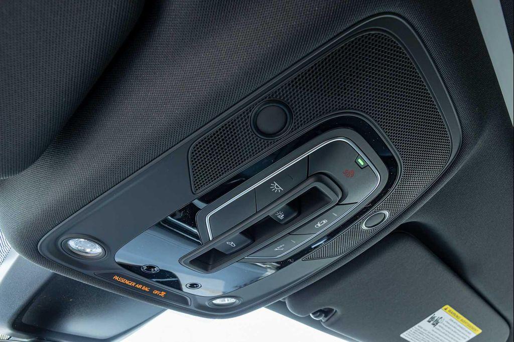 new 2025 Audi Q7 car, priced at $61,025