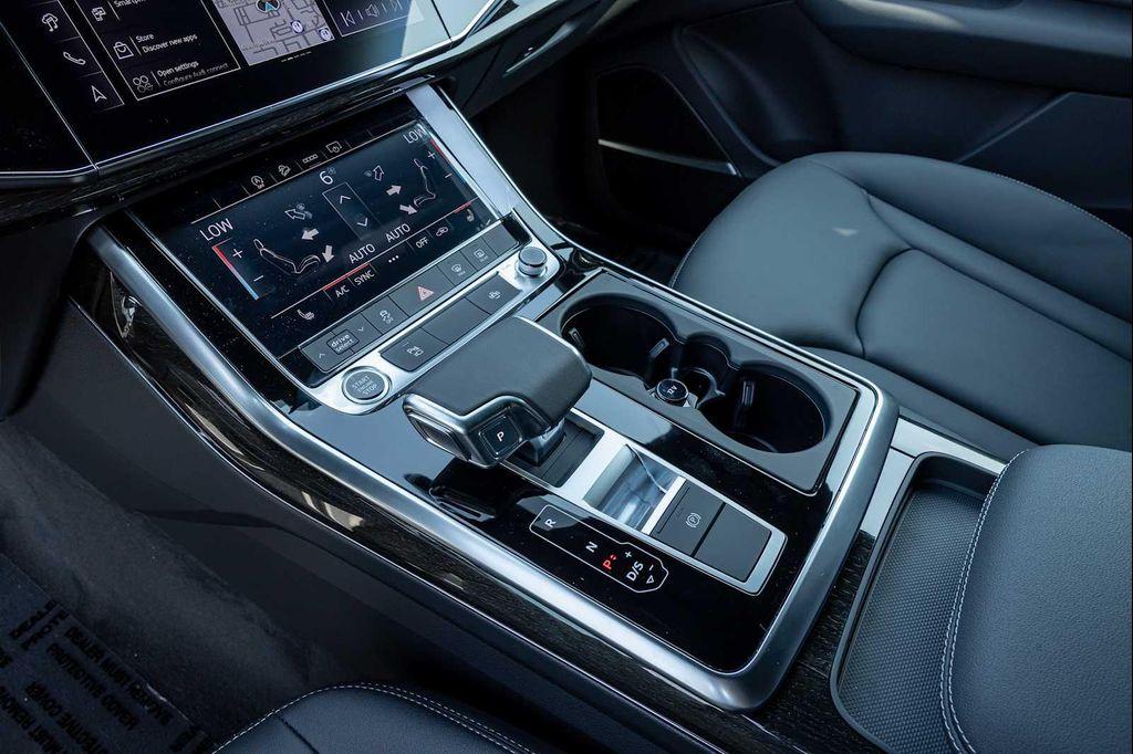 new 2025 Audi Q7 car, priced at $61,025