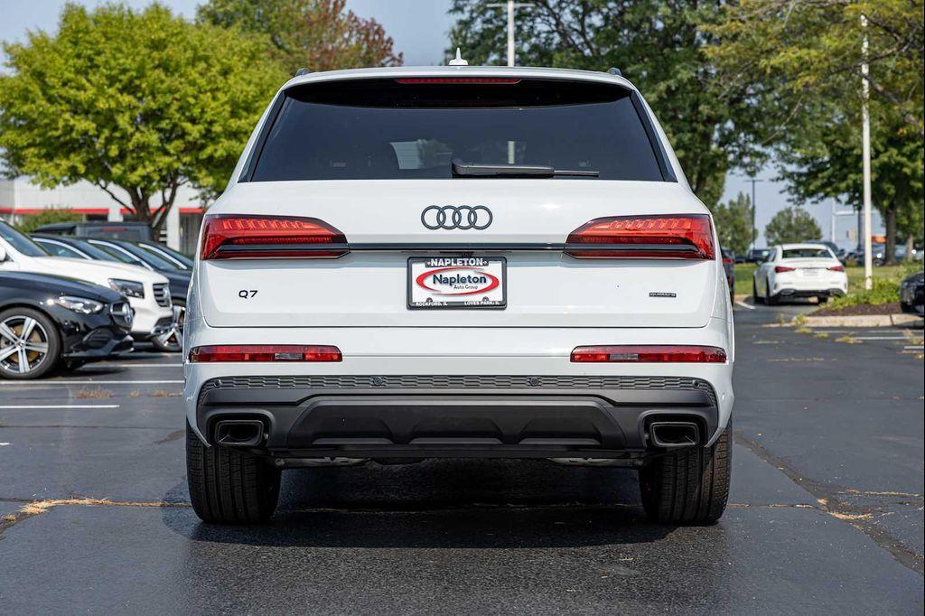 new 2025 Audi Q7 car, priced at $61,025