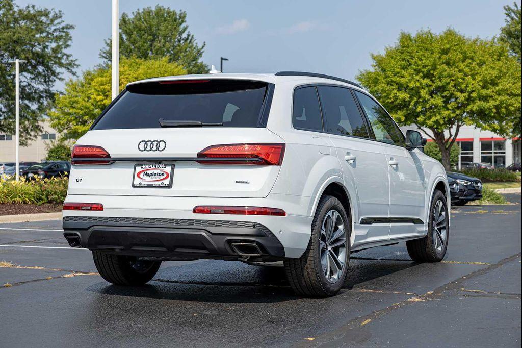 new 2025 Audi Q7 car, priced at $61,025