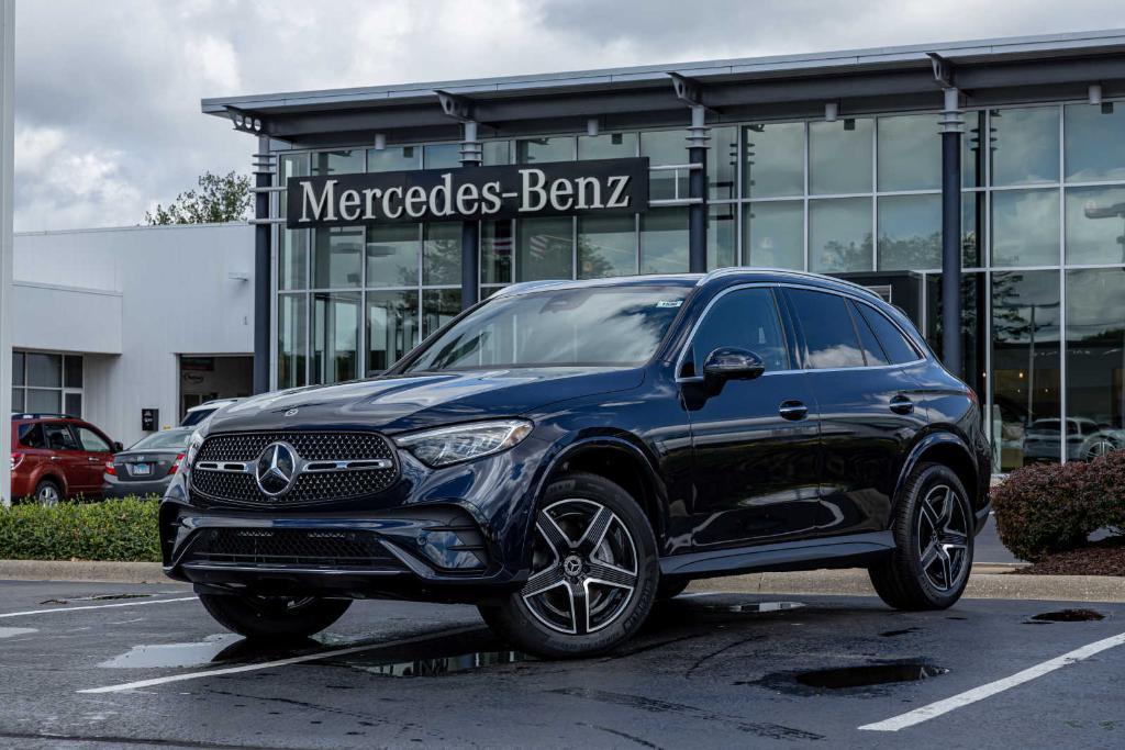 new 2024 Mercedes-Benz GLC 300 car, priced at $57,090