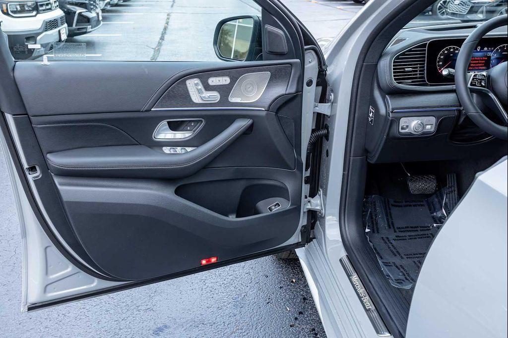 new 2026 Mercedes-Benz GLE 450 car, priced at $92,180