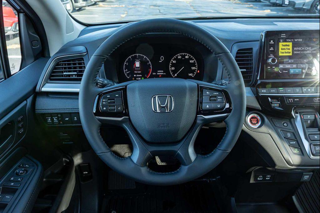 new 2026 Honda Odyssey car, priced at $42,290