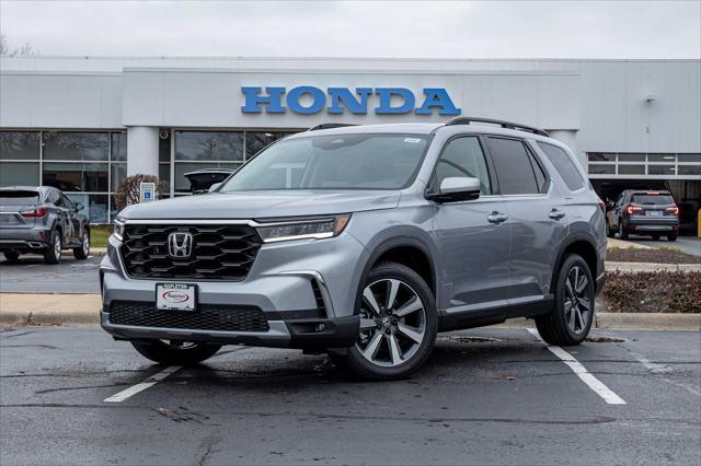 new 2025 Honda Pilot car, priced at $50,215