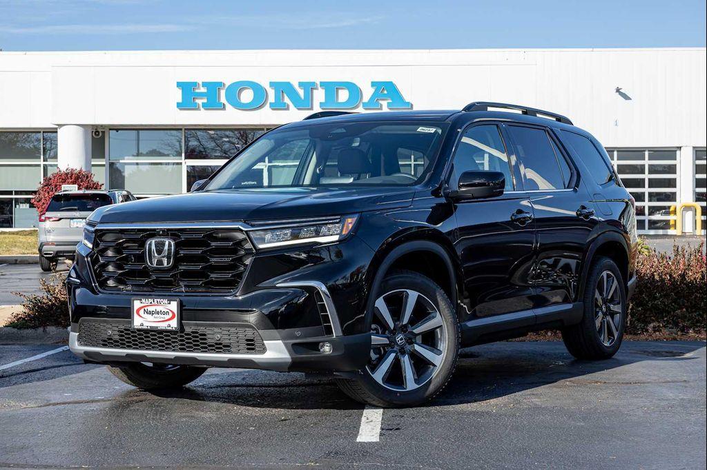 new 2025 Honda Pilot car, priced at $52,075