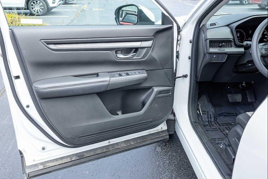 used 2023 Honda CR-V car, priced at $30,999