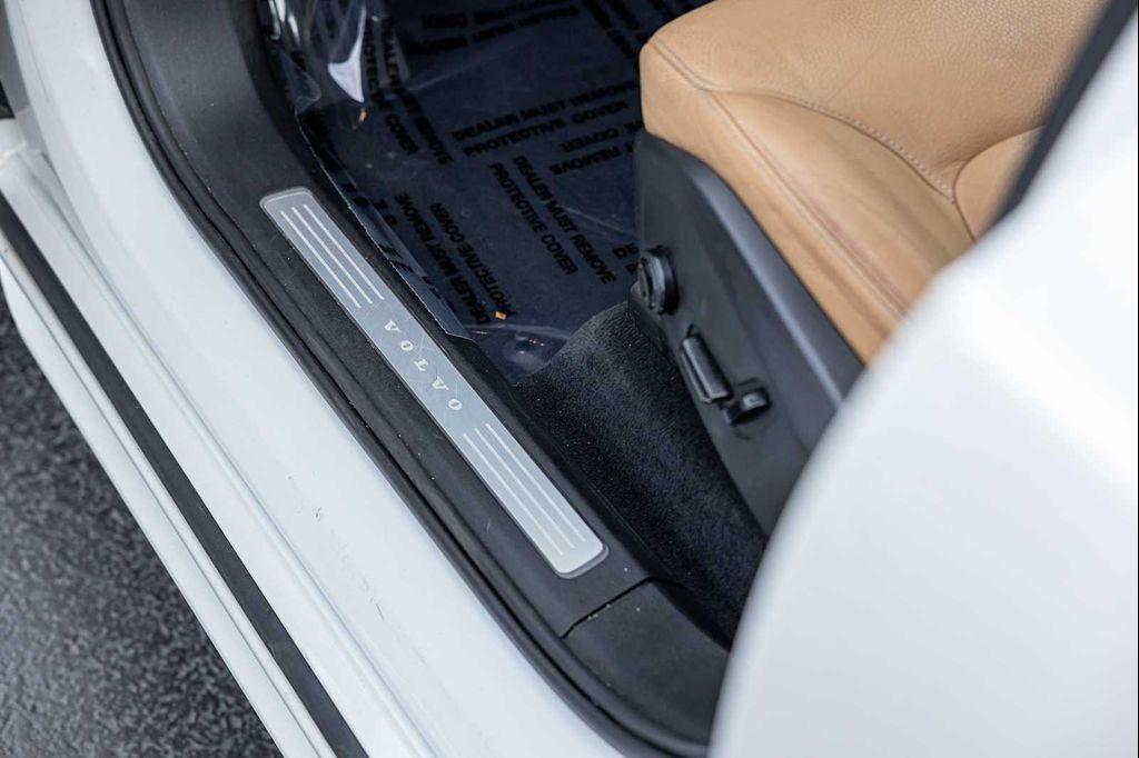 used 2017 Volvo XC90 car, priced at $15,899