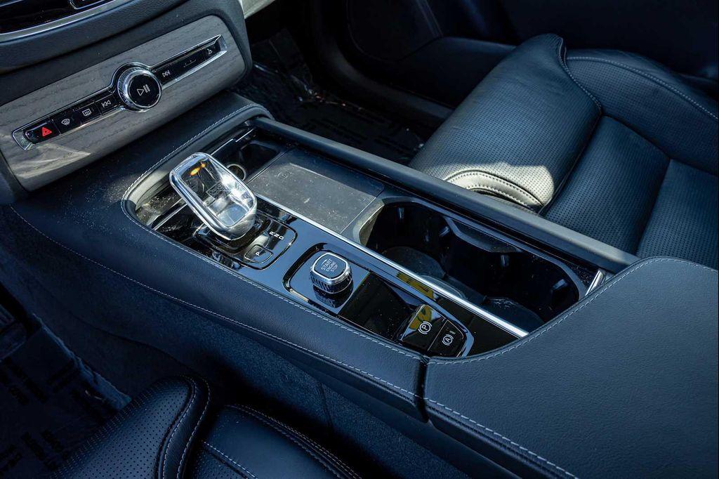 used 2022 Volvo XC90 Recharge Plug-In Hybrid car, priced at $42,900