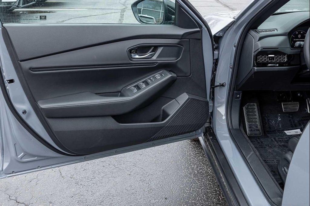 new 2025 Honda Accord Hybrid car, priced at $34,005