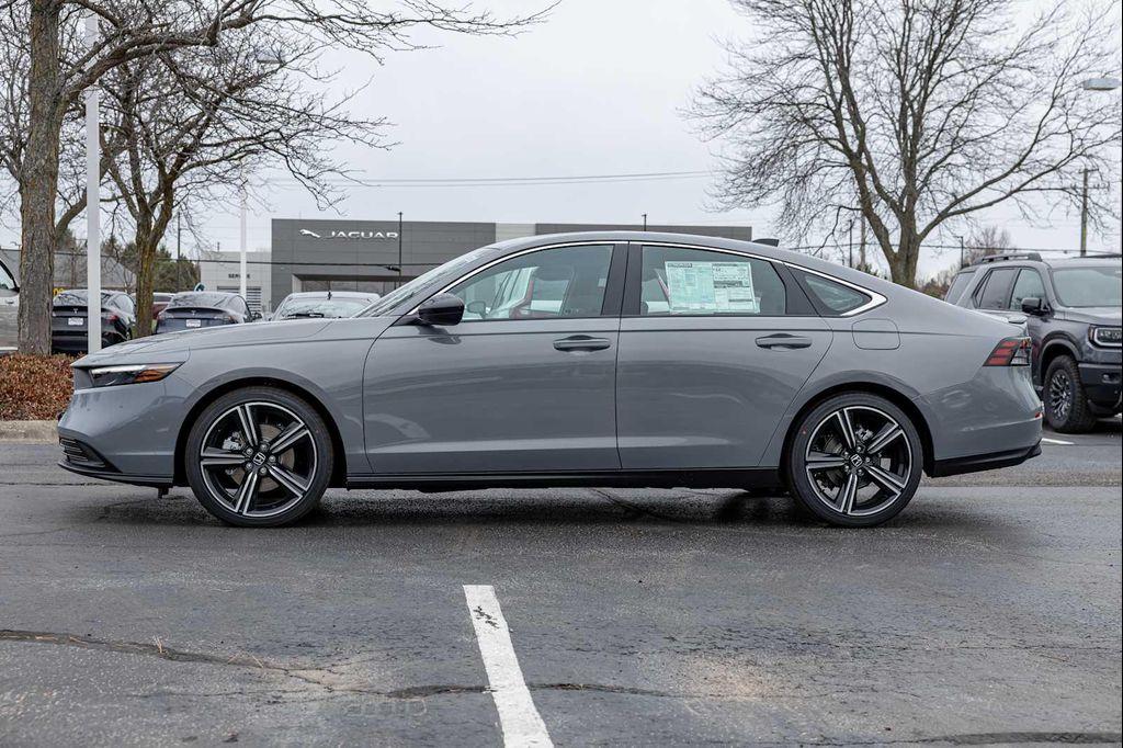 new 2025 Honda Accord Hybrid car, priced at $34,005