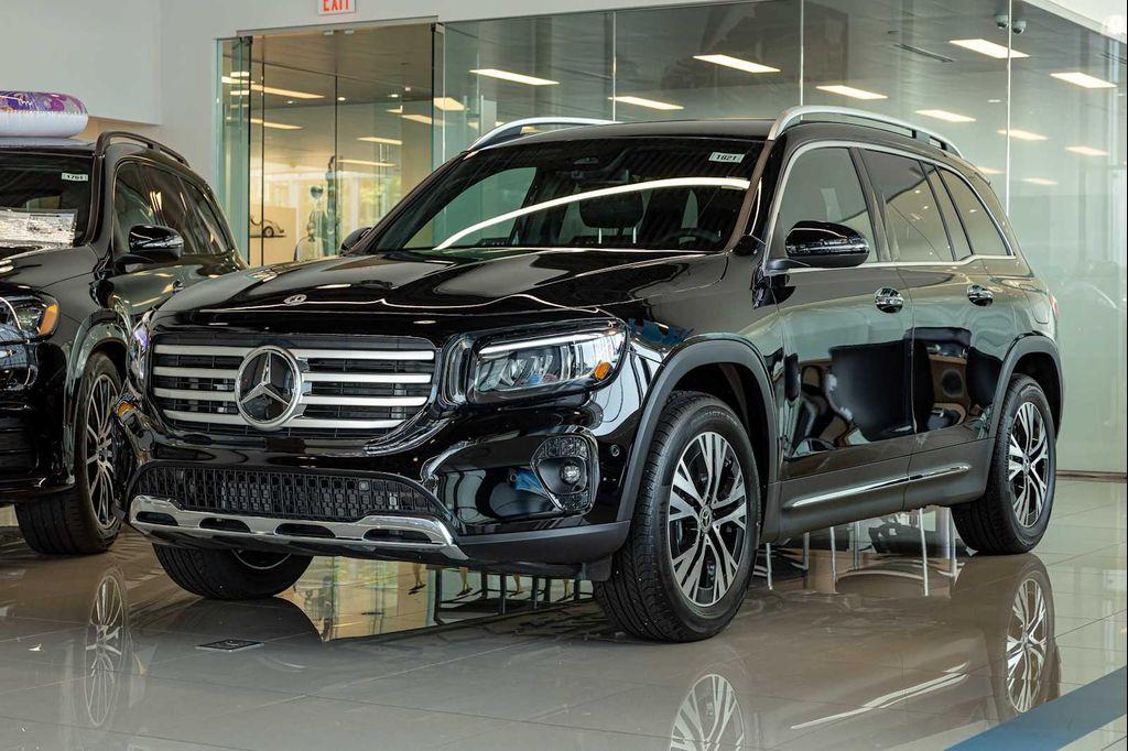 new 2025 Mercedes-Benz GLB 250 car, priced at $46,619