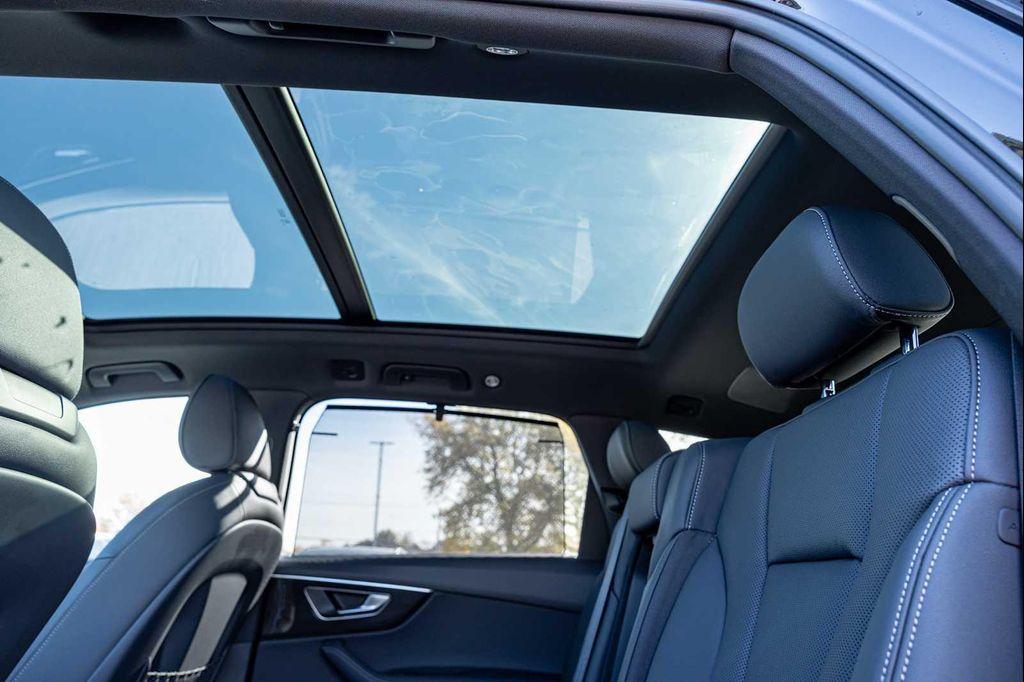 new 2026 Audi Q7 car, priced at $78,295