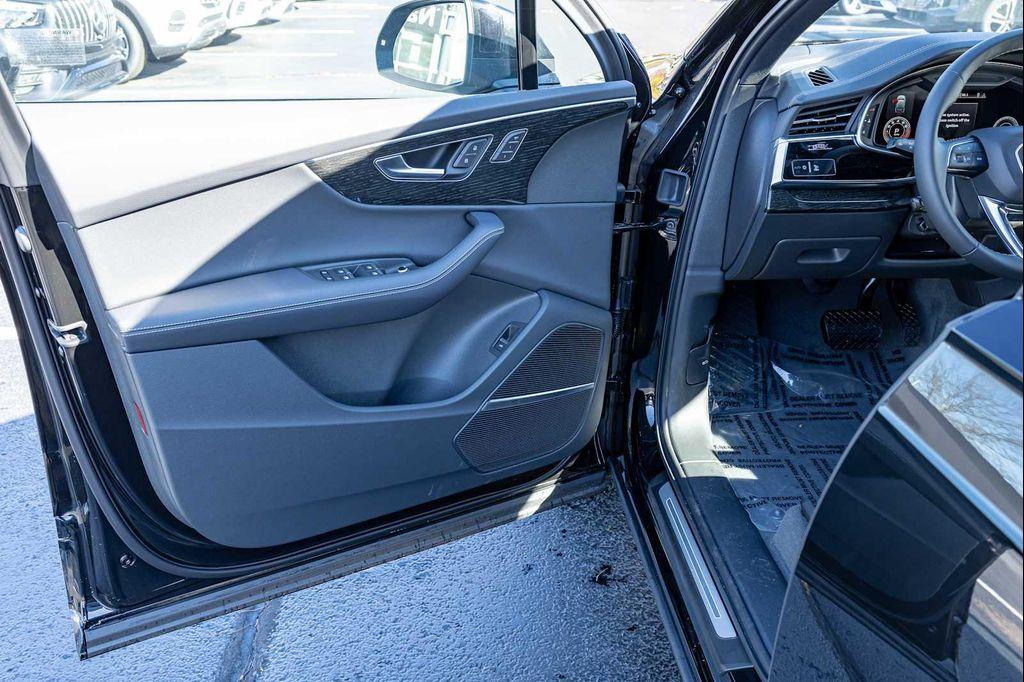 new 2026 Audi Q7 car, priced at $78,295