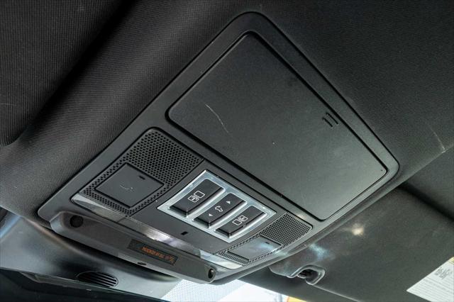 used 2020 Land Rover Discovery car, priced at $25,467