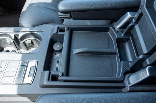 used 2020 Land Rover Discovery car, priced at $25,467
