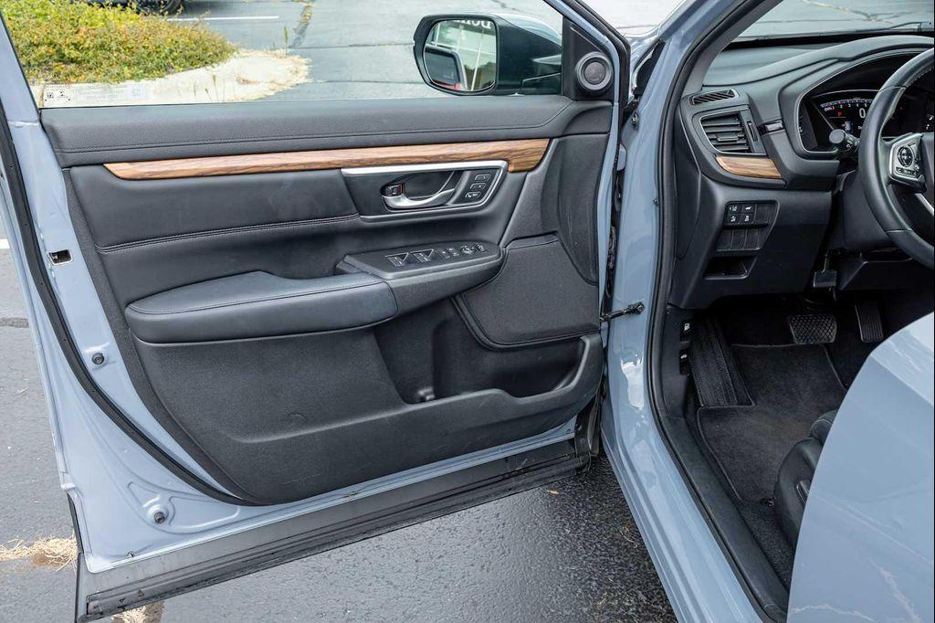 used 2021 Honda CR-V car, priced at $27,750