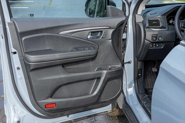new 2025 Honda Ridgeline car, priced at $42,080