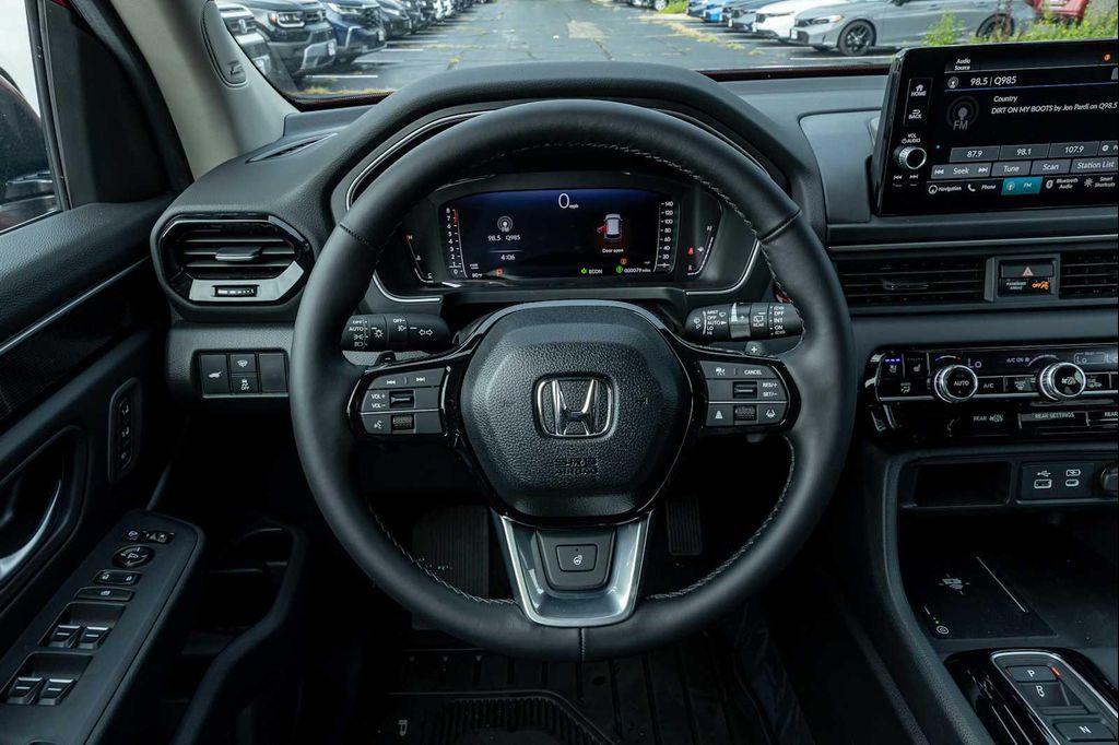 new 2025 Honda Pilot car, priced at $52,985