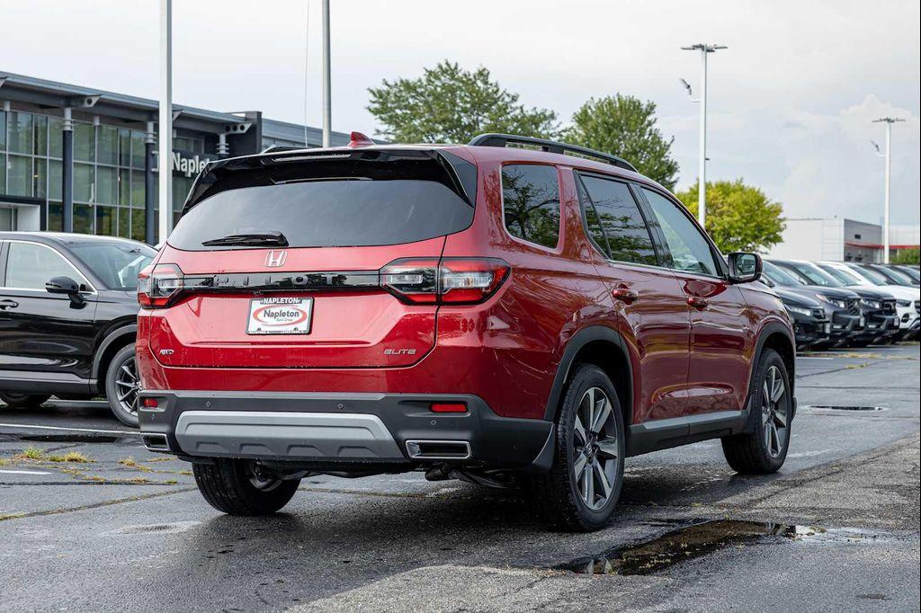 new 2025 Honda Pilot car, priced at $52,985