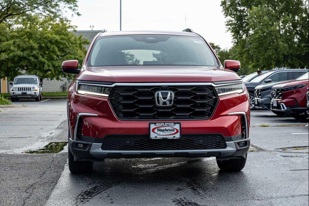 new 2025 Honda Pilot car, priced at $52,985