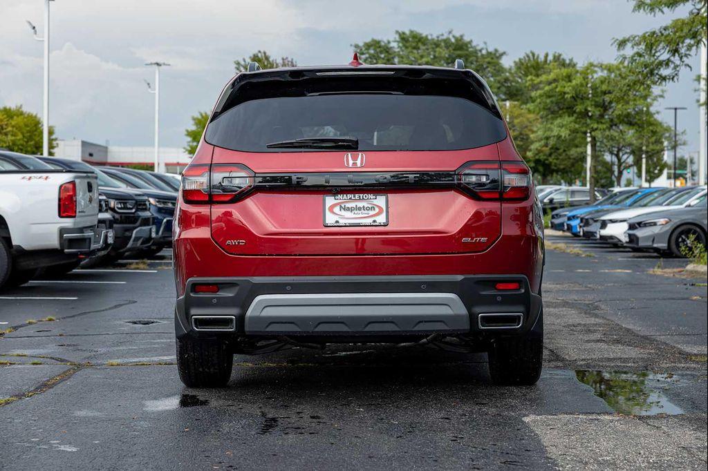 new 2025 Honda Pilot car, priced at $52,985