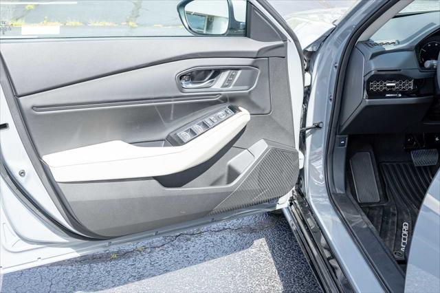 new 2025 Honda Accord Hybrid car, priced at $39,605