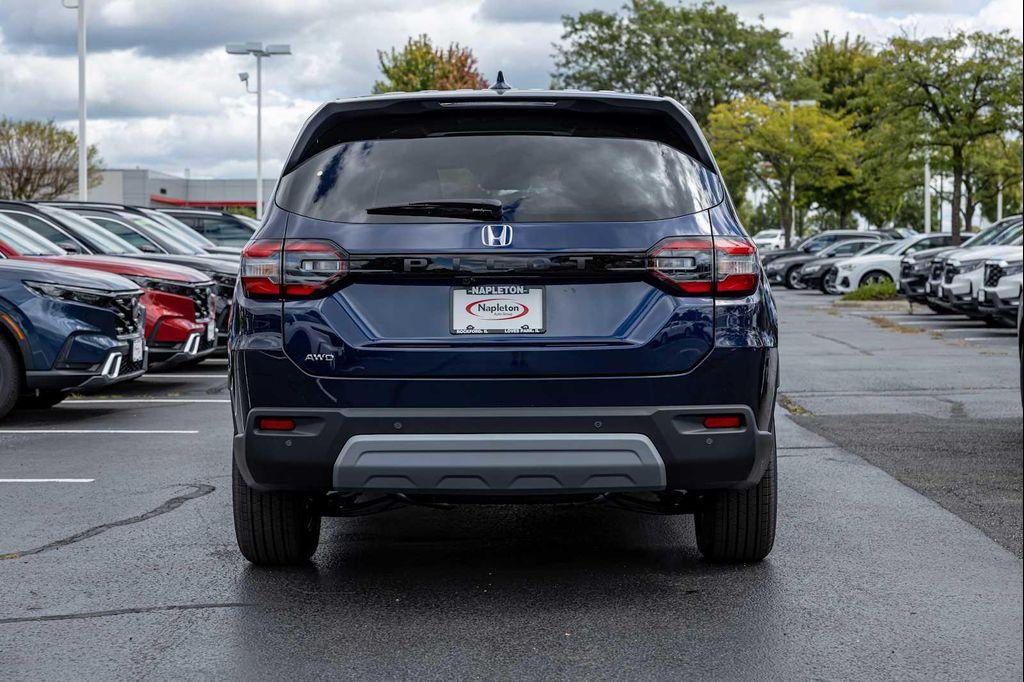 new 2025 Honda Pilot car, priced at $45,050