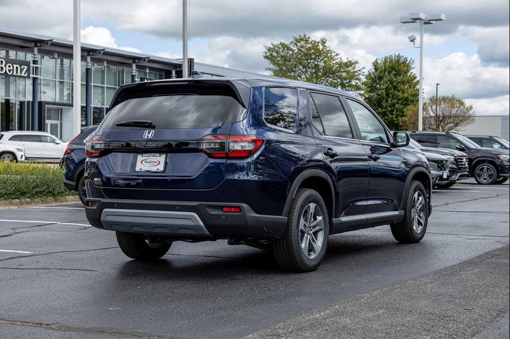 new 2025 Honda Pilot car, priced at $45,050