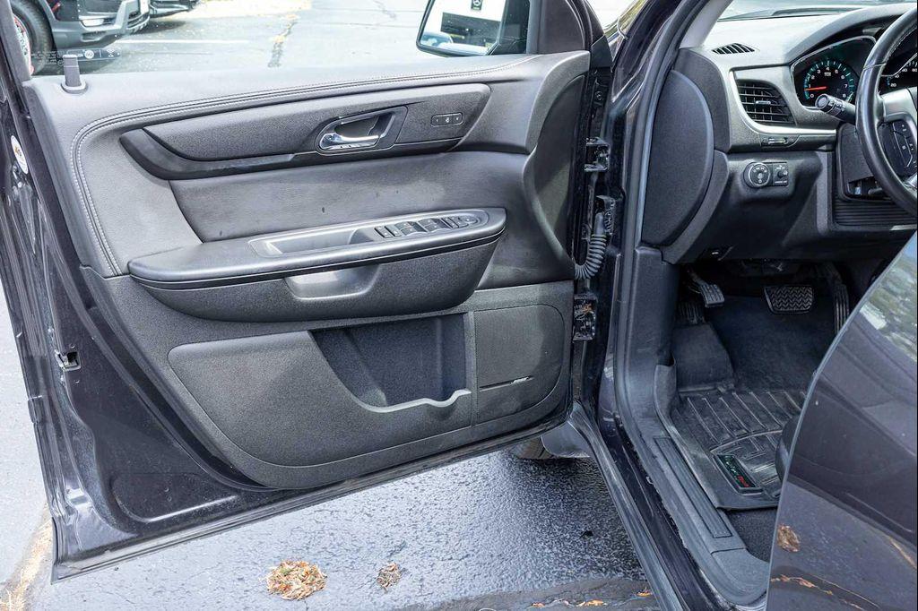 used 2017 Chevrolet Traverse car, priced at $9,899