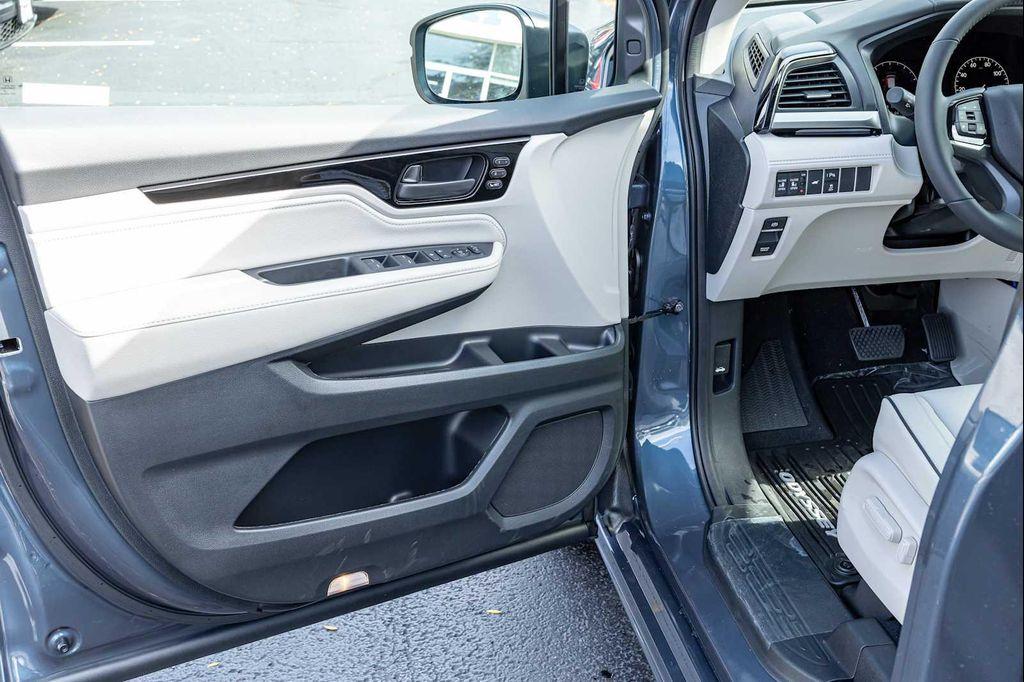 new 2026 Honda Odyssey car, priced at $46,990