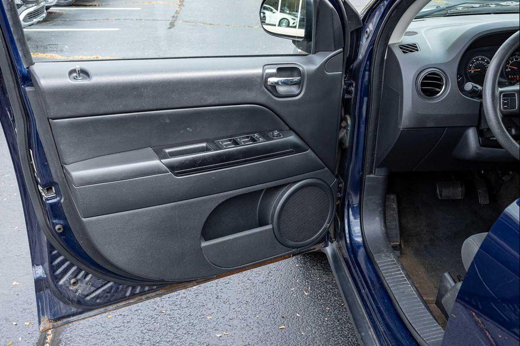 used 2014 Jeep Compass car, priced at $5,500