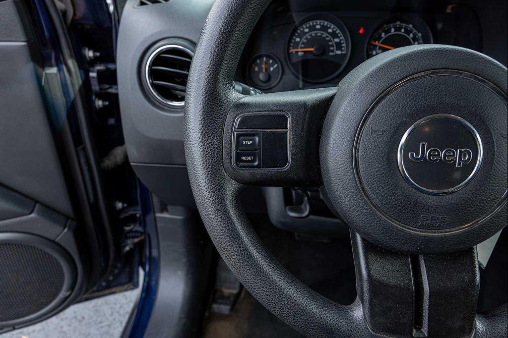 used 2014 Jeep Compass car, priced at $5,500
