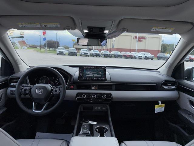 new 2025 Honda Pilot car, priced at $51,550