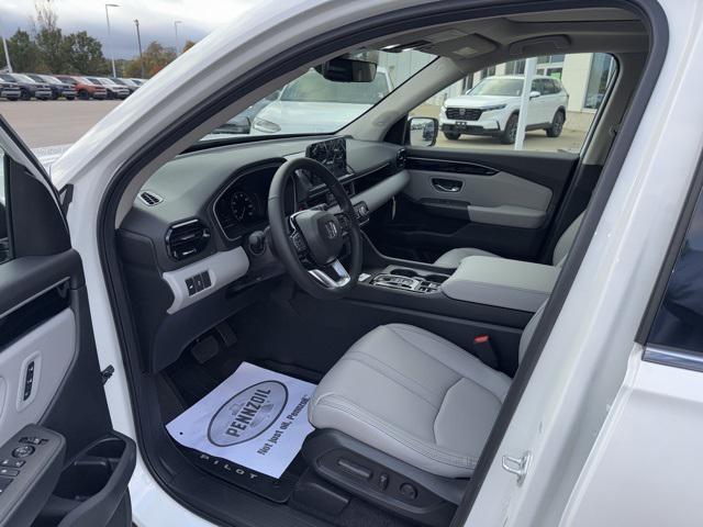 new 2025 Honda Pilot car, priced at $51,550