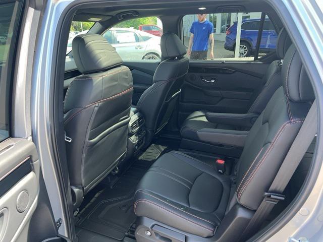 new 2025 Honda Pilot car, priced at $50,795
